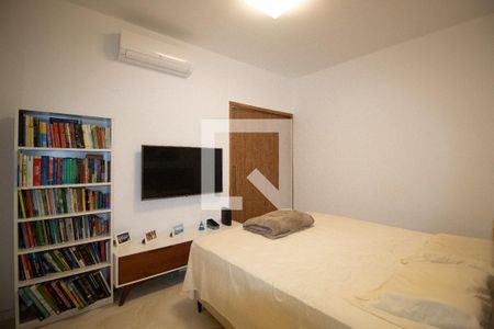 Quarto 1 de apartamento à venda com 2 quartos, 120m² em Leme, Rio de Janeiro