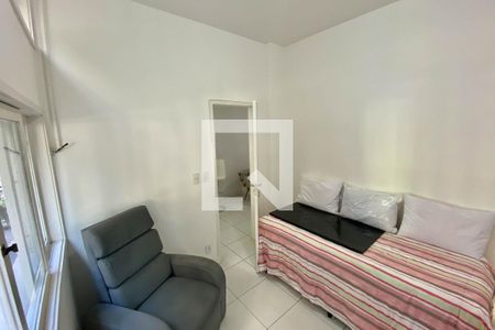Quarto 1 de apartamento à venda com 2 quartos, 70m² em Copacabana, Rio de Janeiro