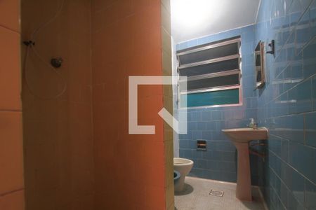 Banheiro de apartamento à venda com 1 quarto, 42m² em Centro, Niterói