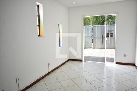 Sala de casa para alugar com 2 quartos, 76m² em Campo Grande, Rio de Janeiro