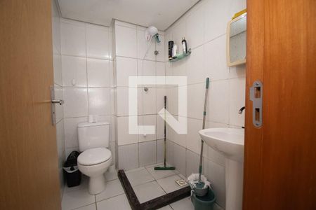 banheiro de apartamento à venda com 3 quartos, 55m² em Santos Dumont, São Leopoldo