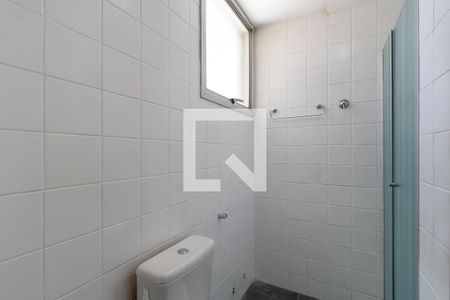 Banheiro da suíte de kitnet/studio para alugar com 1 quarto, 38m² em Vila Lídia, Campinas