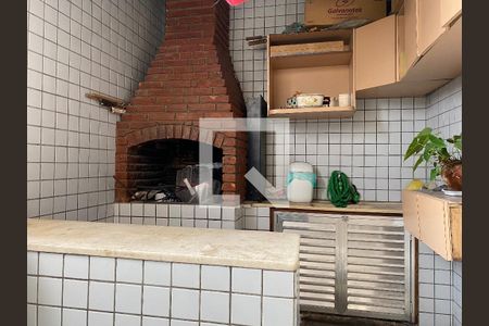 Casa à venda com 300m², 4 quartos e 2 vagas Casa à venda com 300m², 4 quartos e 2 vagasChurrasqueira