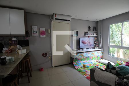 Sala de apartamento à venda com 3 quartos, 49m² em Igara, Canoas
