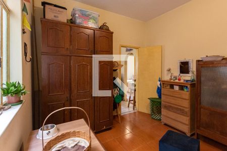 Quarto 2 de casa à venda com 2 quartos, 300m² em Sagrada Família, Belo Horizonte