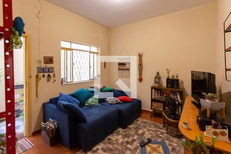 Sala de casa à venda com 2 quartos, 300m² em Sagrada Família, Belo Horizonte