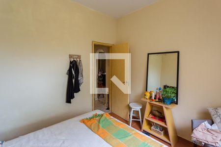 Quarto 1 de casa à venda com 2 quartos, 300m² em Sagrada Família, Belo Horizonte