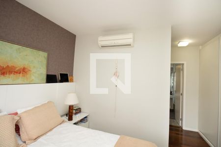 Suite 1- cama de casal  e ar condicionado  de apartamento à venda com 4 quartos, 139m² em Moema, São Paulo