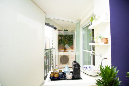 Sala, terraço integrado  de apartamento à venda com 4 quartos, 139m² em Moema, São Paulo