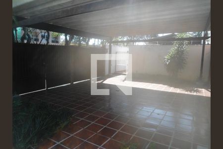 Casa à venda com 3 quartos, 306m² em Jardim Santa Helena, São Paulo