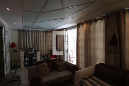 Sala de casa de condomínio à venda com 4 quartos, 175m² em Ingá, Niterói