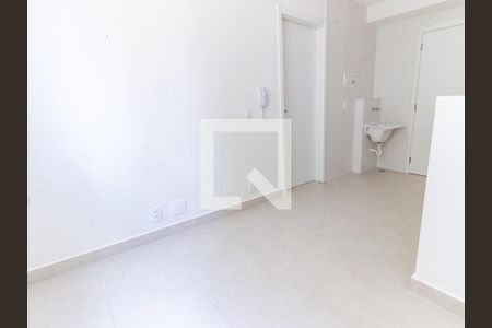 Sala/Cozinha de apartamento para alugar com 1 quarto, 24m² em Vila Cláudia, São Paulo