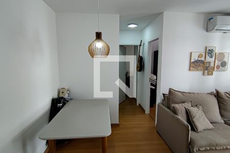 sala de apartamento para alugar com 2 quartos, 53m² em Pechincha, Rio de Janeiro