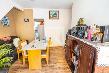 Sala de casa de condomínio à venda com 3 quartos, 65m² em Jardim Leblon, Belo Horizonte