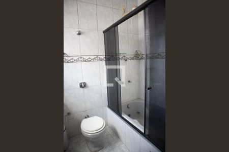 Banheiro do Quarto 1 de casa à venda com 3 quartos, 213m² em Vila Mazzei, São Paulo