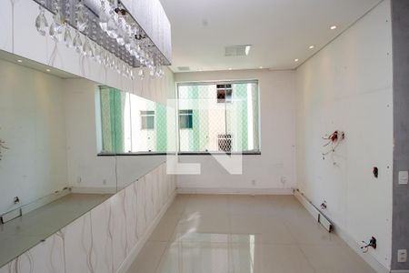 Sala de apartamento à venda com 3 quartos, 67m² em Padre Eustáquio, Belo Horizonte