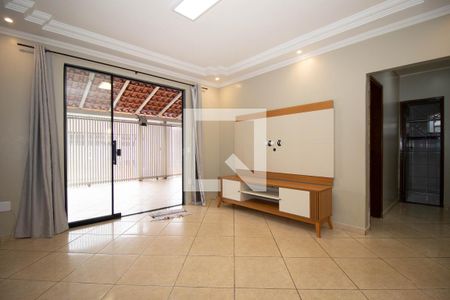 Sala de casa para alugar com 3 quartos, 183m² em Recanto das Emas, Brasília