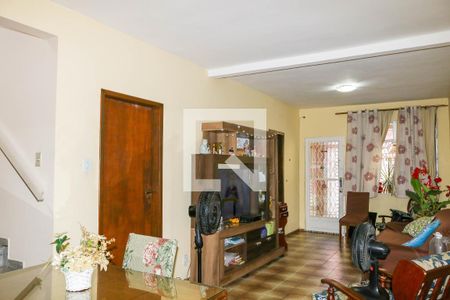 Casa de condomínio para alugar com 160m², 4 quartos e 1 vagaSala - 1º Piso