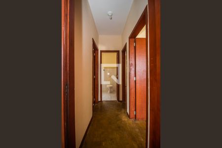 Corredor de apartamento à venda com 2 quartos, 70m² em Azenha, Porto Alegre