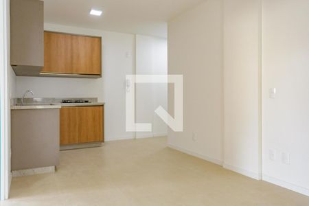 Sala / Cozinha de apartamento para alugar com 2 quartos, 54m² em Cachoeira do Bom Jesus, Florianópolis
