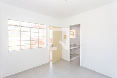 Sala de casa para alugar com 1 quarto, 70m² em Parque Bristol, São Paulo