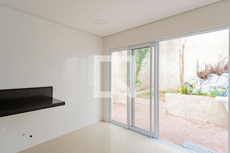 Cozinha de casa à venda com 2 quartos, 120m² em Vila Carrao, São Paulo