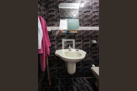 Banheiro da Suíte de casa para alugar com 3 quartos, 125m² em Parque São Rafael, São Paulo