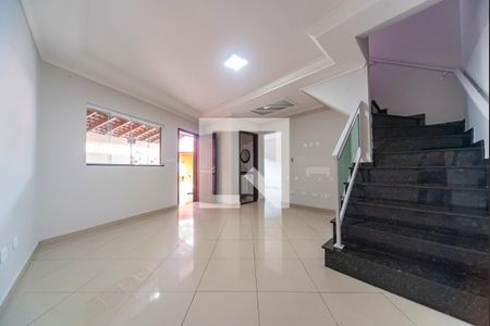 Sala de casa à venda com 3 quartos, 140m² em Parque das Nações, Santo André