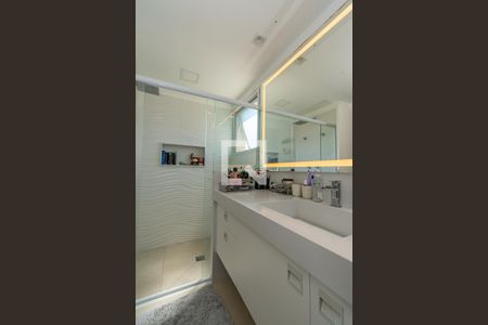 Banheiro da Suíte 1 de apartamento à venda com 3 quartos, 136m² em Taquaral, Campinas