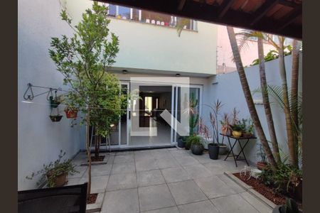 Casa à venda com 3 quartos, 250m² em Jardim Las Vegas, Santo André