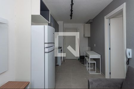 Cozinha de apartamento para alugar com 1 quarto, 25m² em Água Branca, São Paulo