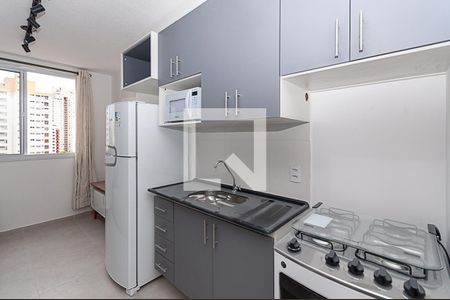 Cozinha de apartamento para alugar com 1 quarto, 25m² em Água Branca, São Paulo