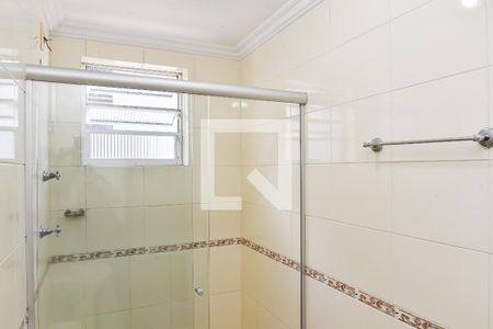 Banheiro de apartamento à venda com 1 quarto, 51m² em Passo da Areia, Porto Alegre