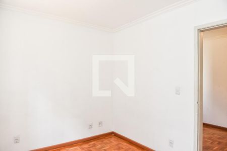 Quarto de apartamento à venda com 1 quarto, 51m² em Passo da Areia, Porto Alegre