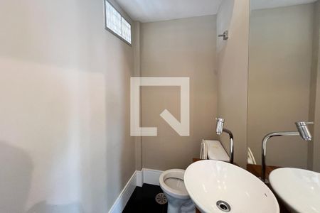 Lavabo  de apartamento para alugar com 3 quartos, 129m² em Indianópolis, São Paulo