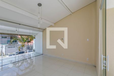 Living de casa de condomínio para alugar com 3 quartos, 187m² em Jardim Rubi, Mogi das Cruzes