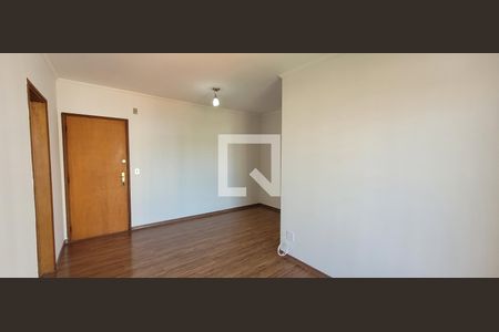 Sala  de apartamento para alugar com 2 quartos, 88m² em Vila Itapura, Campinas