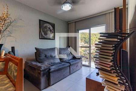 Sala de apartamento à venda com 2 quartos, 66m² em Pendotiba, Niterói