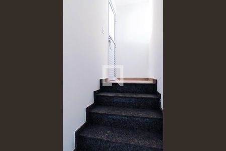 Apartamento à venda com 87m², 2 quartos e 1 vaga Apartamento à venda com 87m², 2 quartos e 1 vagaEscada