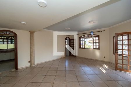 Sala de Estar de casa à venda com 5 quartos, 380m² em Novo Eldorado, Contagem