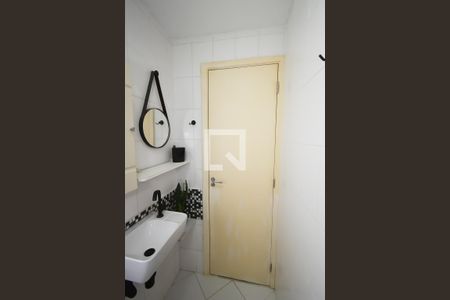 Banheiro Corredor de casa de condomínio à venda com 2 quartos, 212m² em Jardim Peri, São Paulo