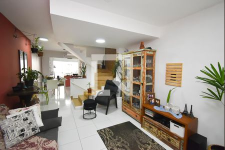 Sala de casa de condomínio para alugar com 2 quartos, 80m² em Jardim Peri, São Paulo
