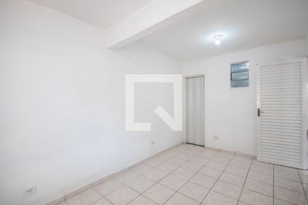 Suíte de casa para alugar com 1 quarto, 50m² em Km 18, Osasco