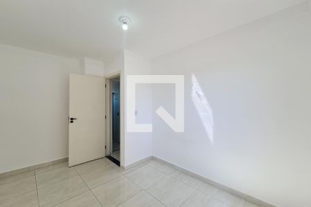 Quarto 1 de apartamento para alugar com 2 quartos, 38m² em Vila Antonieta, São Paulo