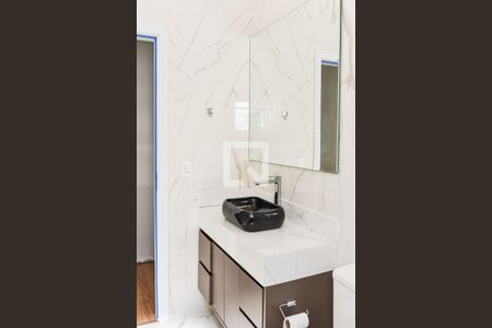 Casa à venda com 240m², 4 quartos e 2 vagas Casa à venda com 240m², 4 quartos e 2 vagasBanheiro da Suíte