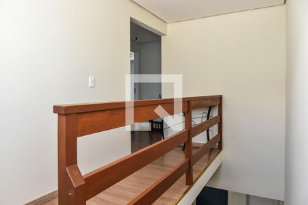 Casa à venda com 240m², 4 quartos e 2 vagas Casa à venda com 240m², 4 quartos e 2 vagasHall
