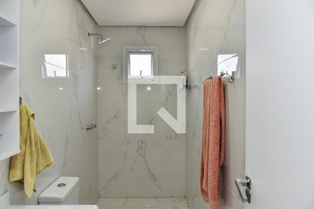 Casa à venda com 240m², 4 quartos e 2 vagas Casa à venda com 240m², 4 quartos e 2 vagasBanheiro