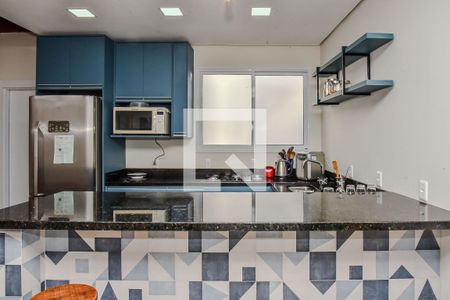 Casa à venda com 240m², 4 quartos e 2 vagas Casa à venda com 240m², 4 quartos e 2 vagasCozinha