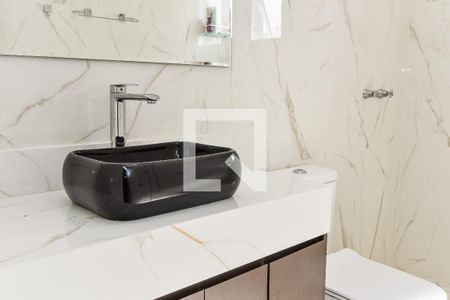 Casa à venda com 240m², 4 quartos e 2 vagas Casa à venda com 240m², 4 quartos e 2 vagasBanheiro da Suíte