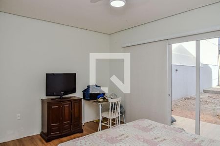 Suíte de casa à venda com 4 quartos, 240m² em Vila Jardim, Porto Alegre